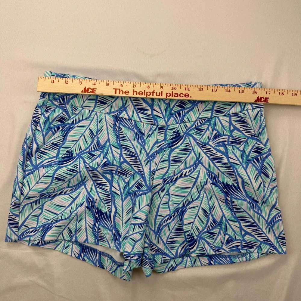 Lilly Pulitzer Callahan Shorts Women 8 Blue Palm Leaves Tropical Stretch 26384